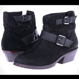 🌸2/$25 Adam Tucker Black Slouchy Suede Bootie Buckles Basketweave Heeled